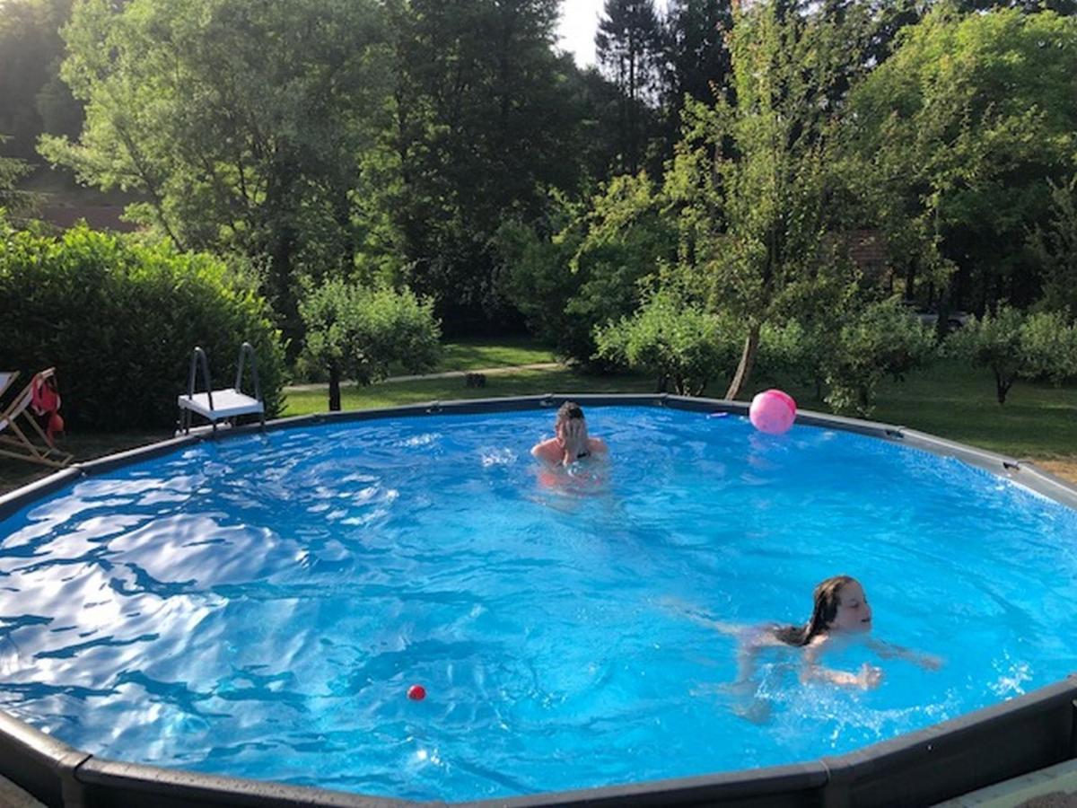 Wooden Cabin Zurej with Hot Tub Bukovje v Babni Gori Buitenkant foto